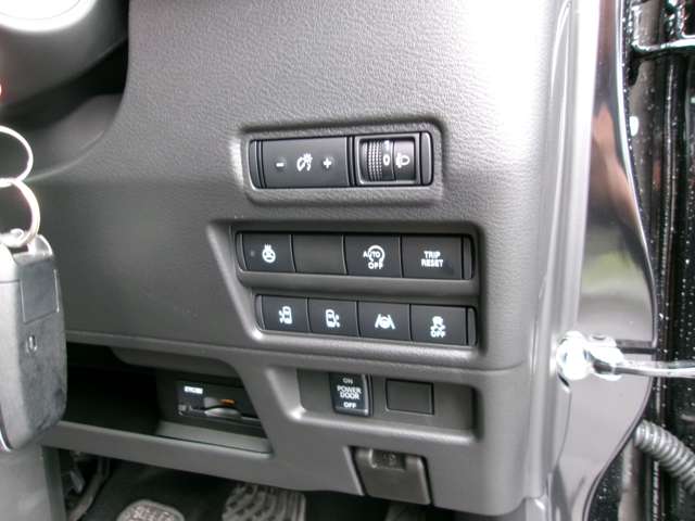 Mitsubishi Delica Mini 12