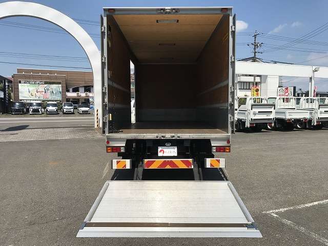 Mitsubishi Fuso Canter 12