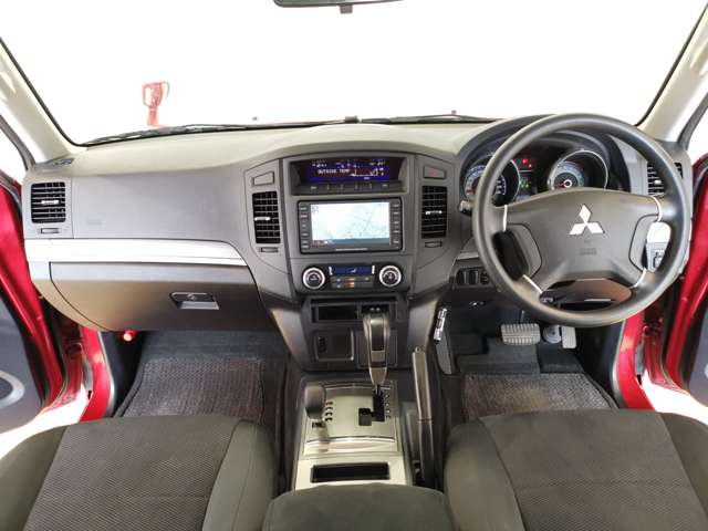 Mitsubishi Pajero 5