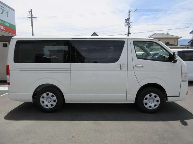 Toyota Hiace Van 6