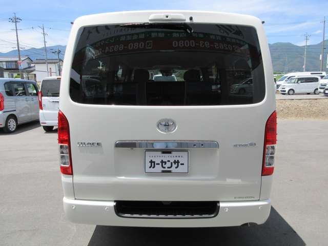 Toyota Hiace Van 8