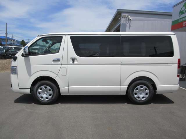 Toyota Hiace Van 10