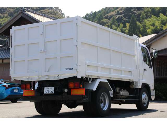 Mitsubishi Fuso Fighter 11