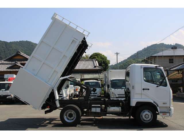 Mitsubishi Fuso Fighter 9