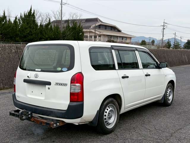 Toyota Succeed Van 12