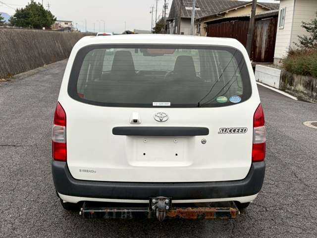 Toyota Succeed Van 8