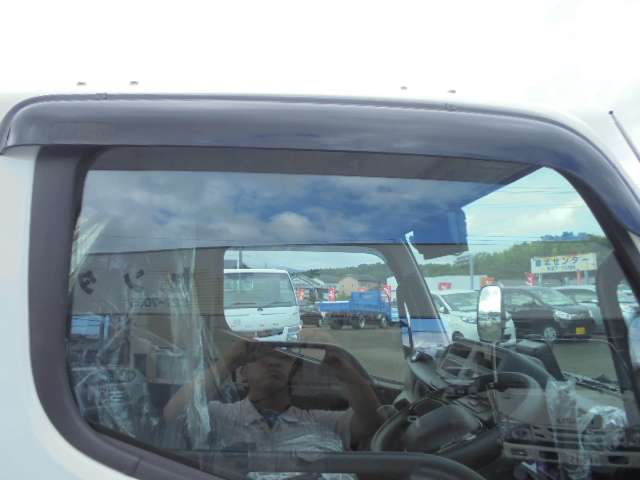 Mitsubishi Fuso Canter 11