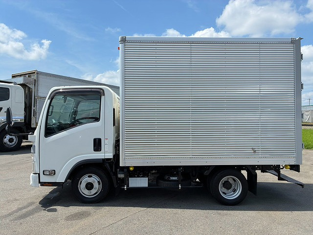 Isuzu Elf 12