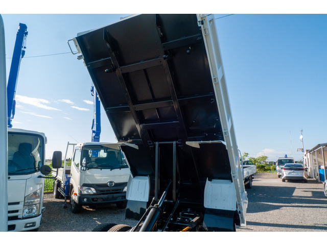 Mitsubishi Fuso Canter 12
