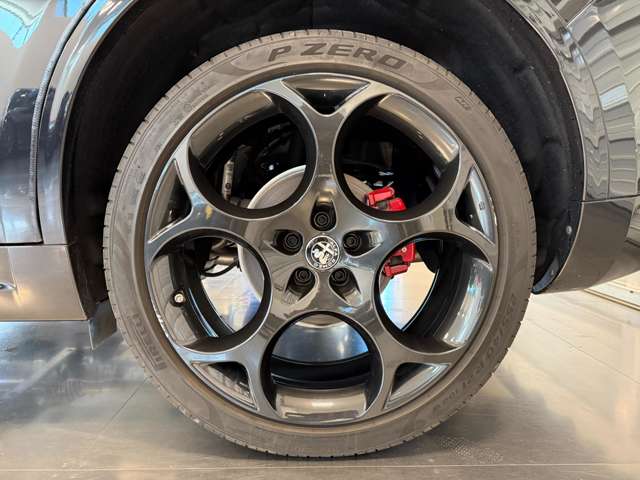 Alfa Romeo Stelvio 9
