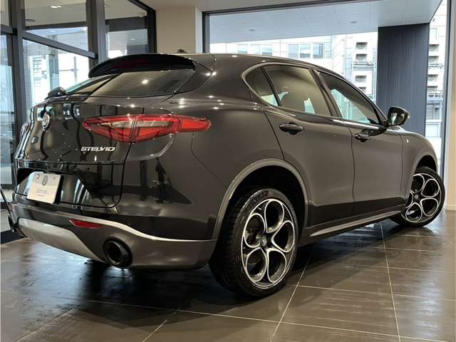 Alfa Romeo Stelvio 2