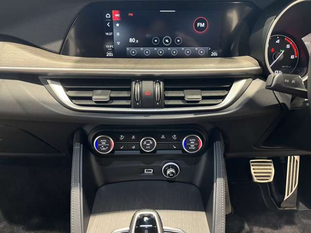 Alfa Romeo Stelvio 6