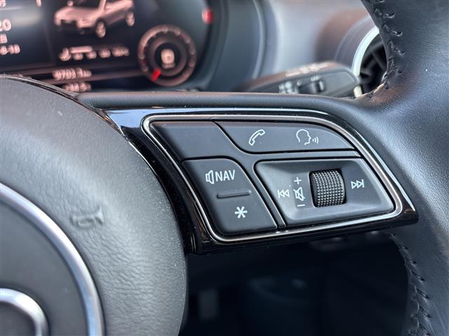 Audi Q2 12