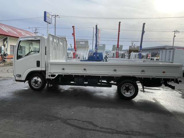 Isuzu Elf 4