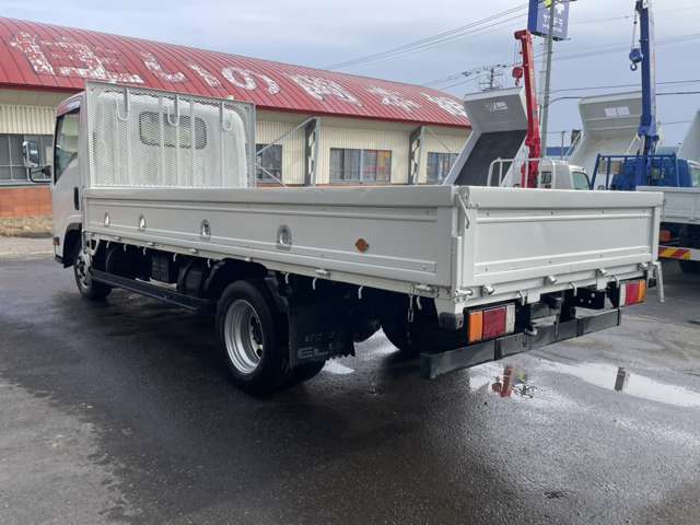 Isuzu Elf 6
