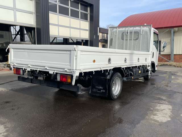 Isuzu Elf 9