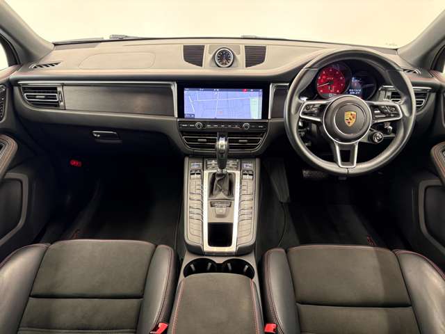 Porsche Macan 4