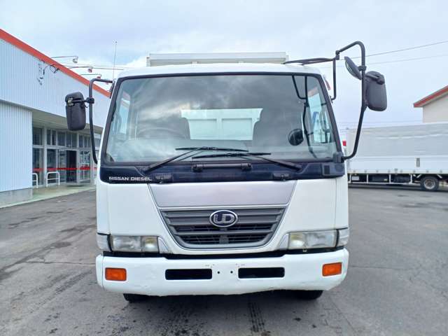 Nissan Condor 2