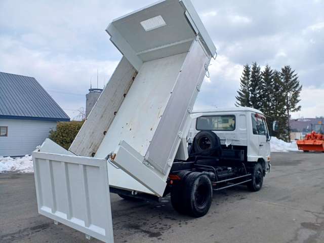 Nissan Condor 5