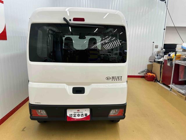 Daihatsu Hijet Cargo 5