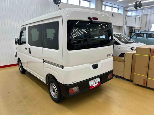 Daihatsu Hijet Cargo 10