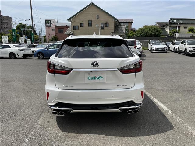 Lexus RX 9