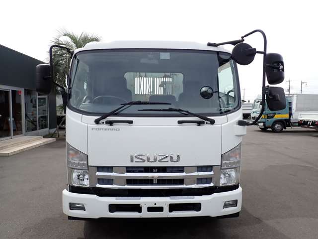 Isuzu Forward 4
