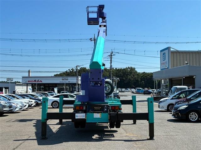 Mitsubishi Fuso Canter 7