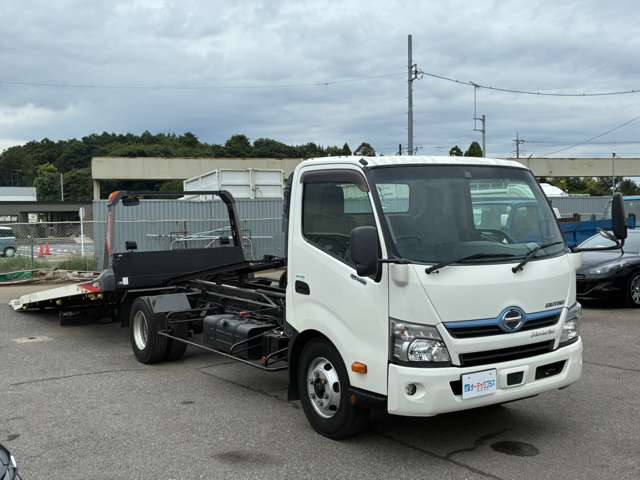 Hino Dutro Hybrid 5