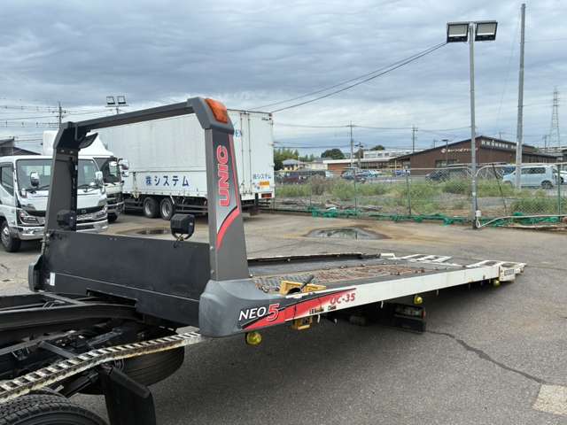 Hino Dutro Hybrid 9