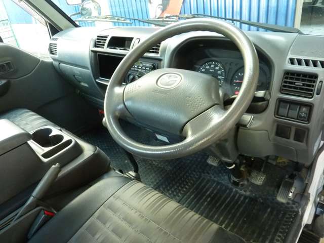Mazda Bongo Truck 10