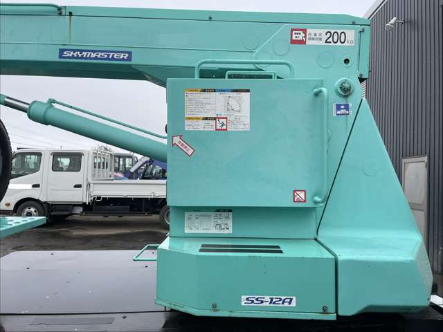 Hino Dutro 12