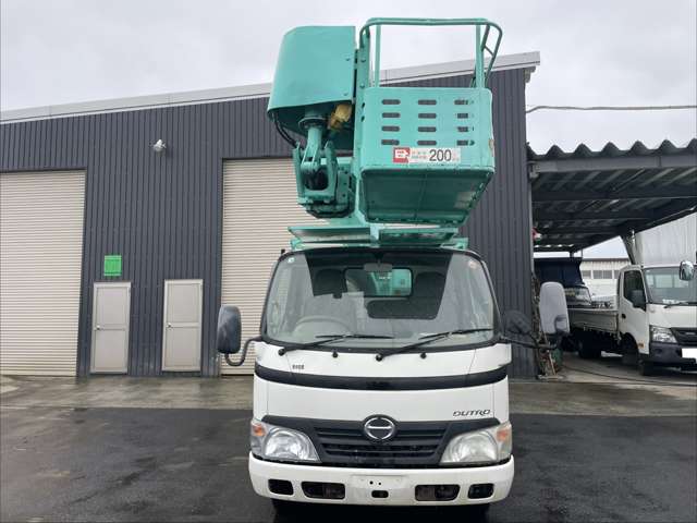 Hino Dutro 2