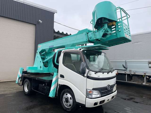 Hino Dutro 3