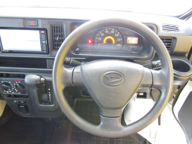 Daihatsu Hijet Cargo 5