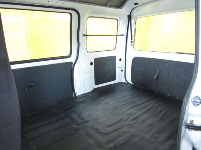 Daihatsu Hijet Cargo 10