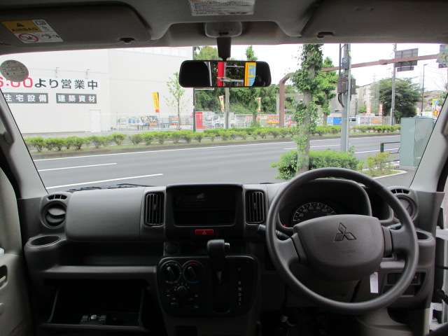 Mitsubishi Minicab Van 4