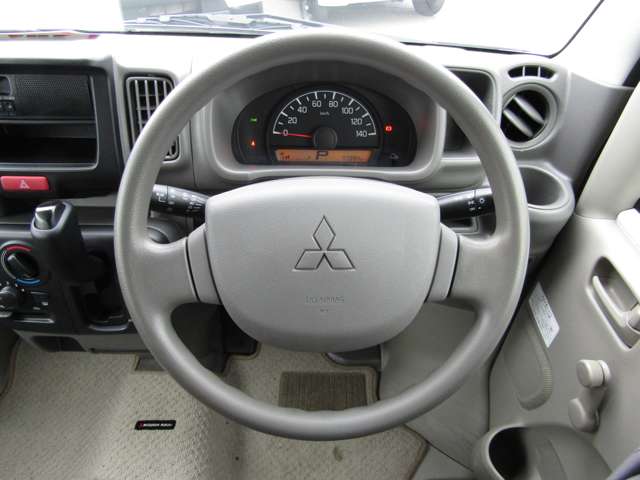 Mitsubishi Minicab Van 5