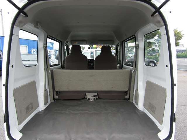 Mitsubishi Minicab Van 9