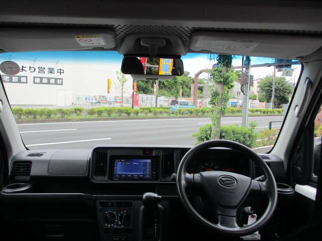 Daihatsu Hijet Cargo 4