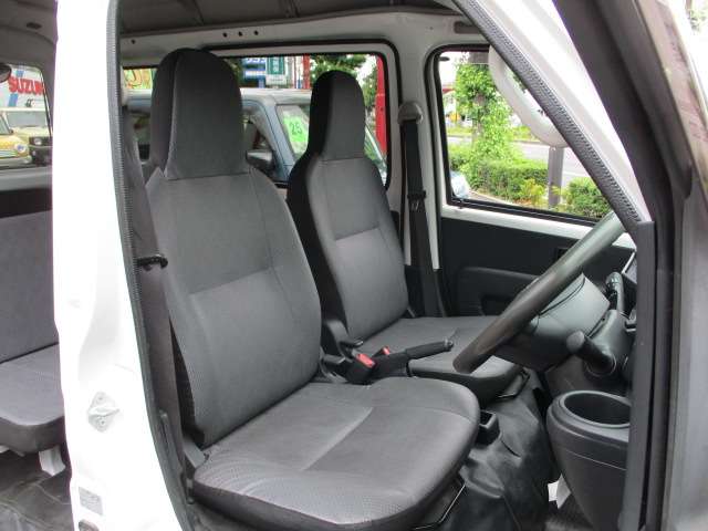Daihatsu Hijet Cargo 5