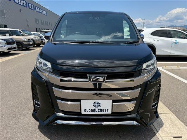Toyota Noah 4