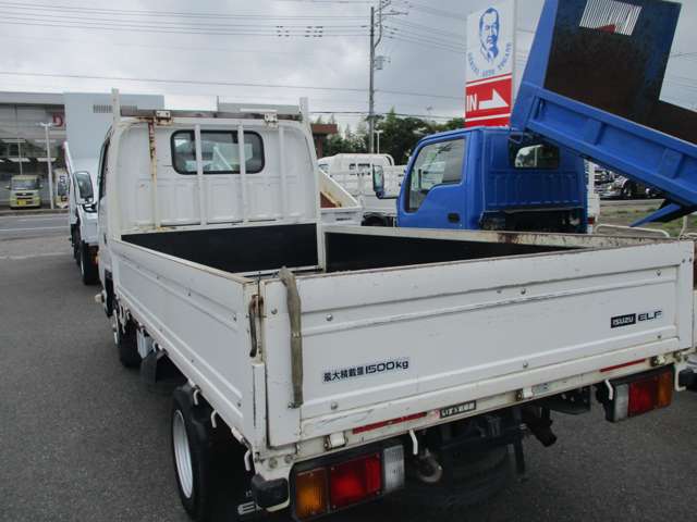 Isuzu Elf 7