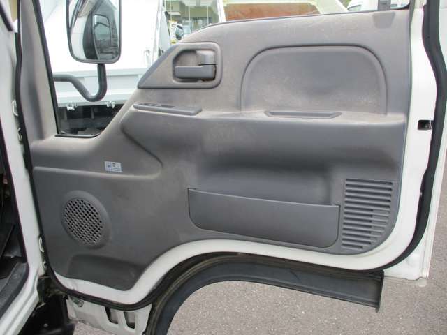 Isuzu Elf 9