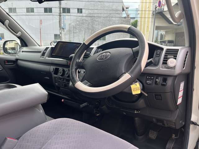 Toyota Regius Ace 12