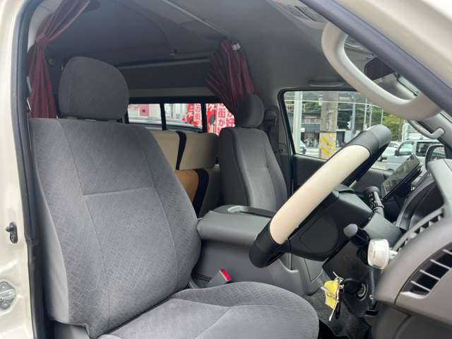 Toyota Regius Ace 10