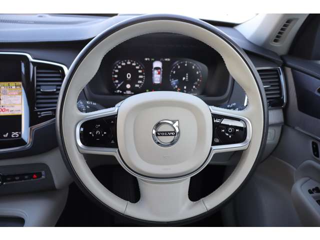 Volvo XC90 5