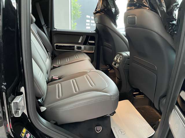 Mercedes-Benz G-Class 4