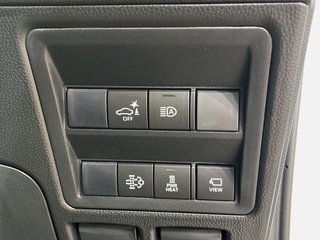 Toyota Hilux 8