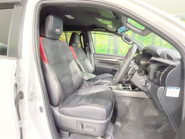 Toyota Hilux 8
